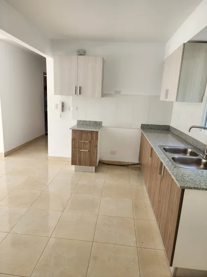Rento Apartamento En Cayenas Sin Muebles 