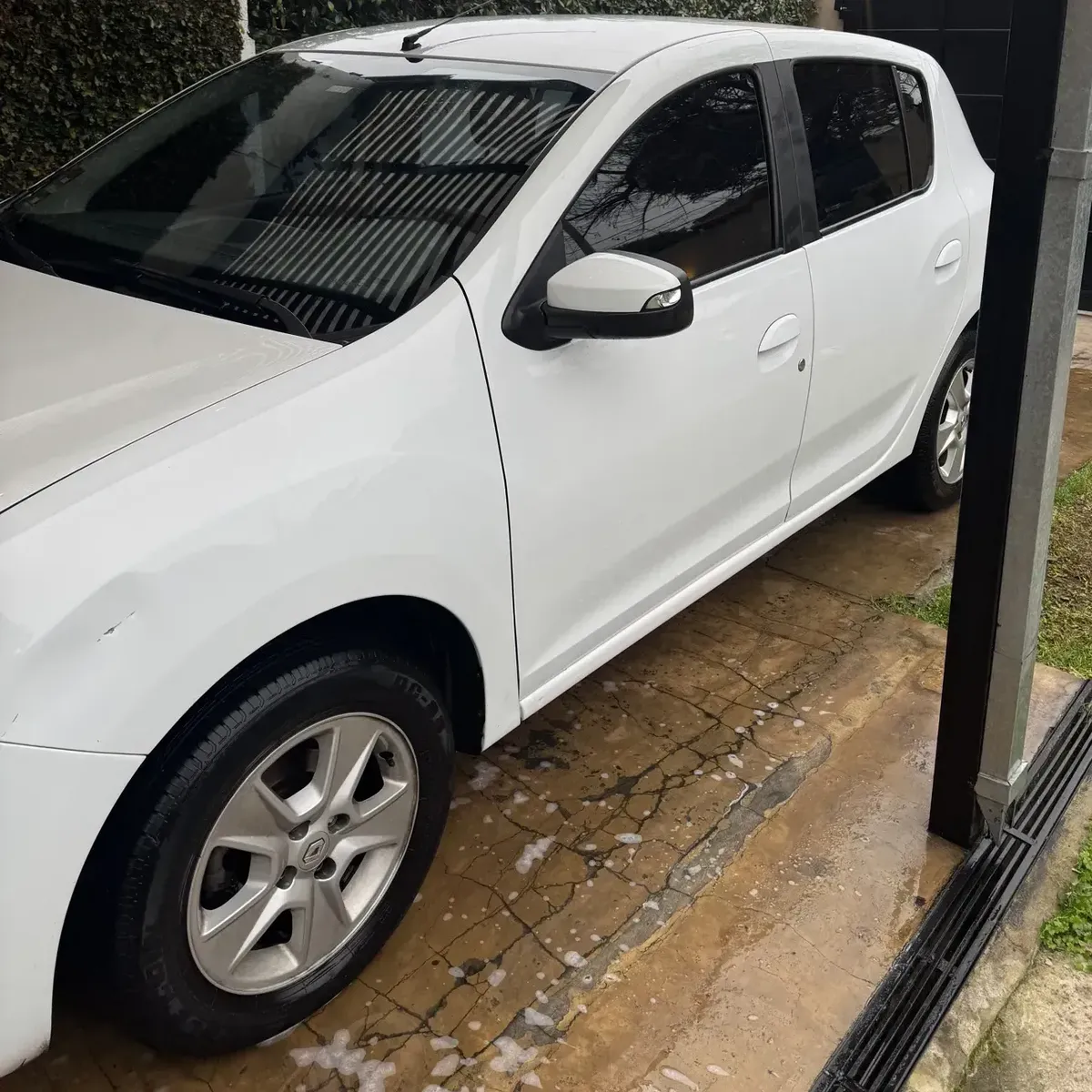 Renault Sandero 1.6 Privilege 105 hp