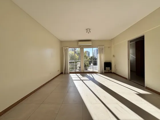 Venta Cuatro Ambientes Con Cochera Bernal Centro