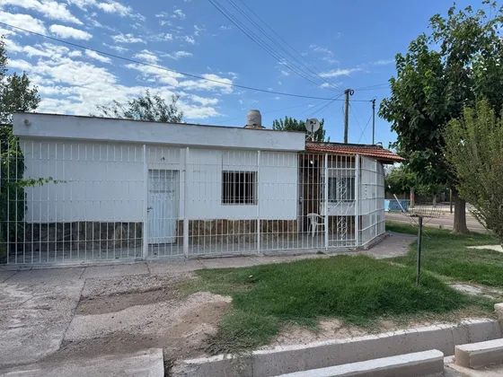 Venta Casa B Martín Guemes - Esquina Frente Plaza