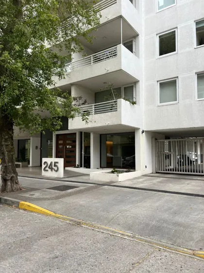 Departamento 2d/2b/1e  Ubicado En Salas 245