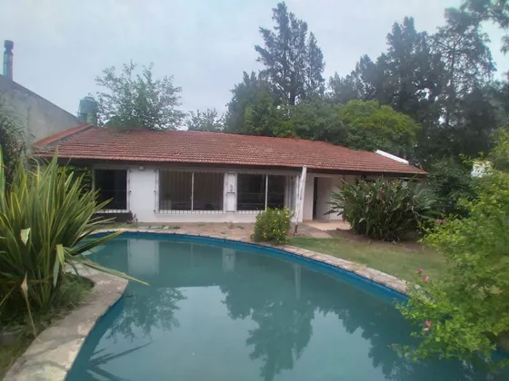Casa En Venta En Robles Del Monarca, Pilar.