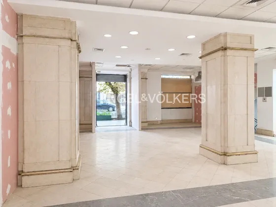 Local Comercial Habilitado En Arriendo Providencia 480 M2