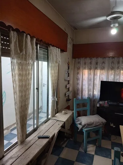 Casa En Venta - 2 Dormitorios 1 Baño - 182mts2 - San Francisco Solano