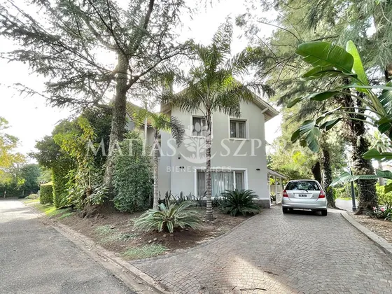 Casa En Venta En Las Cabañas