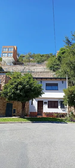 Casa En Venta - 2 Dormitorios 1 Baño - 806,76 - Villa Carlos Paz