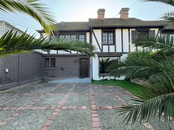 Preciosa Y Fina Casa Estilo Ingles Apta Oficinas O Comercio