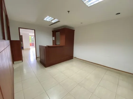  Oficina En Venta Ubicada En El Poblado Sector Milla De Oro (27523).