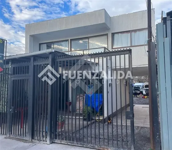 Casa En Venta De 3 Dorm. En Quinta Normal