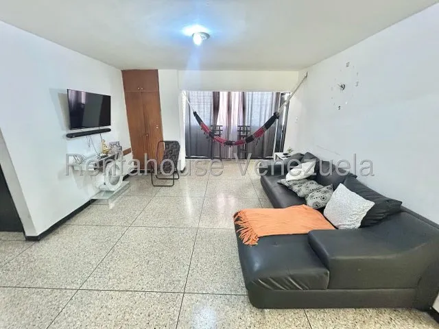 Daniela Linarez Vende Apartamentos En El Centro De Barquisimeto Amplio Cómodo Con Todos Los Servicios Básicos Bellas Áreas Comunes Y Mas...                                                             