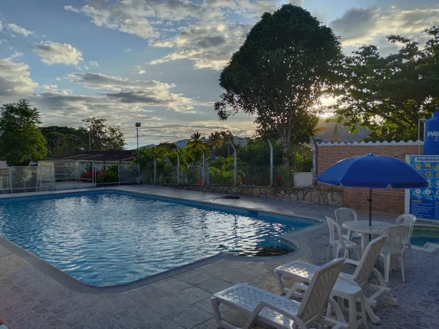 Alquiler Finca Chinauta Cundinamarca, Vía A Melgar, Piscina Privada, Salón Privado De Eventos Sociales Para Eventos Religiosos, Matrimonios, Eventos Empresariales. 