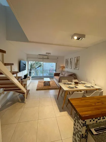 Casa En Alquiler - 1 Dormitorio 1 Baño - 80mts2 - Berazategui