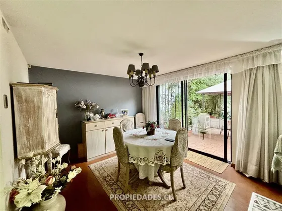 Casa En Venta De 3 Dorm. En Las Condes