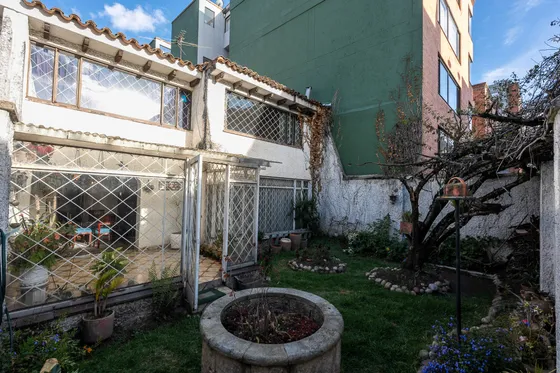 Casalote En Venta En Santa Paula-usaquén. Cod V1109001
