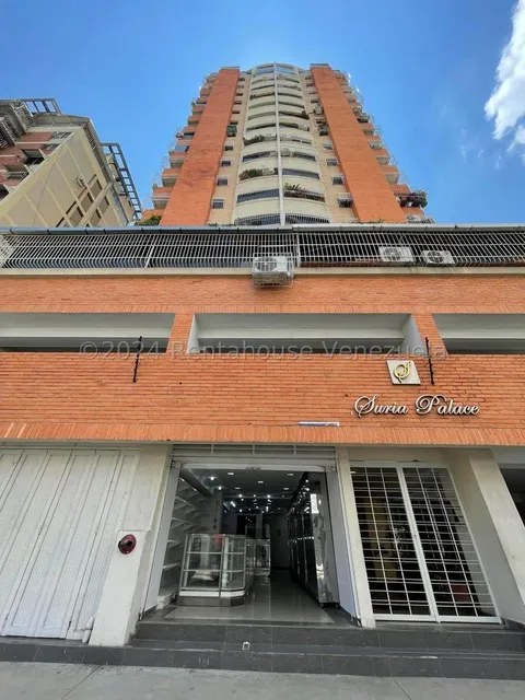 Local En Alquiler A Pie De Calle Zona  Pleno Centro De Maracay Listo Para Emprender Su Nuevo Negocio Nela 25-3190