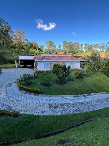 Espectacular Finca En Venta Dentro De Parcelación A Tan Solo 10 Minutos De San Antonio De Pereira