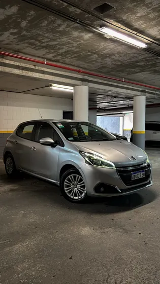 Peugeot 208 1.6 Allure Tiptronic
