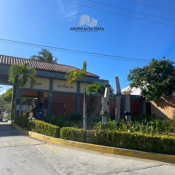 ¡encuentra El Hogar Perfecto Para Tu Familia En Los Robles! Exclusivo Townhouse En Conjunto Oasis.