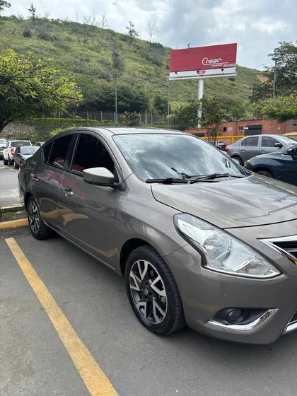 Nissan Versa 1.6 Sense
