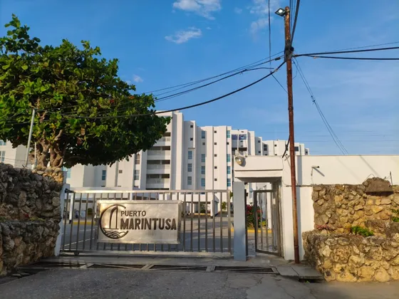 Se Vende Y/o Alquila (fijo), Apartamento Con Gran Vista Al Mar En Tucacas Conjunto Residencial Puerto Marintusa / Emer.
