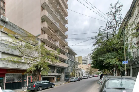 Cochera Cubierta En Venta, La Plata. Centro 
