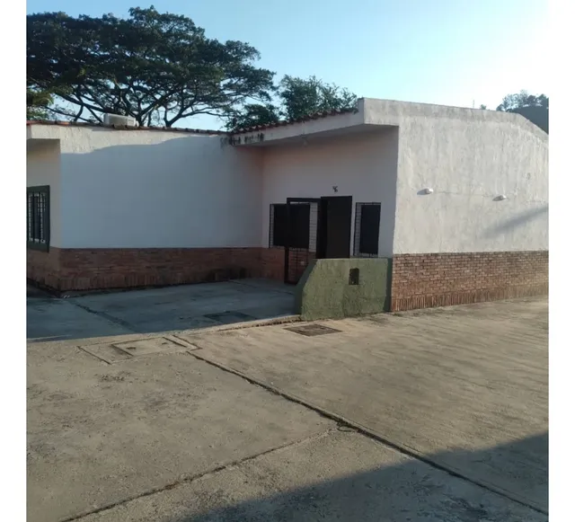 Venta De Casa Conj. Res. Rusticana Country Naguanagua 04-37