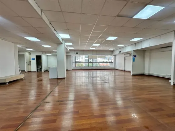 Oficina En Venta 178m2. 2est Y 1bod