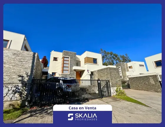 Casa En Venta De 3 Dorm. En San Pedro De La Paz