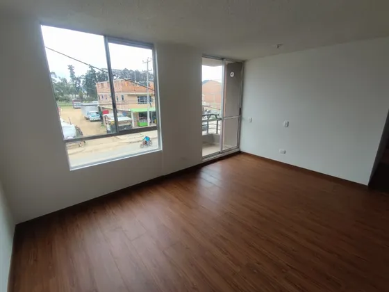 Hermoso Apartamento Vista A La Calle, Excelente Iluminación