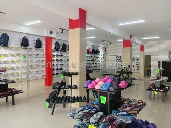 Local Comercial En Venta En Barquisimeto Av 20 A Pie De Calle Acabados De Primera Tanque Subterraneo Cod 25 18562 Comunicate Soy Gabi Irastorza                                                         