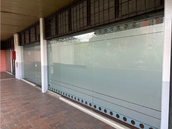 Se Alquila/traspasa Local 60m2 La Boyera 6680