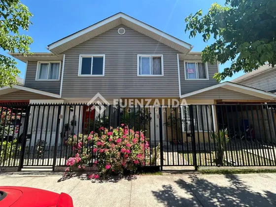Casa En Venta De 3 Dorm. En Puente Alto