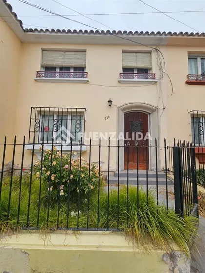 Casa En Venta De 4 Dorm. 2 Baños, En La Serena