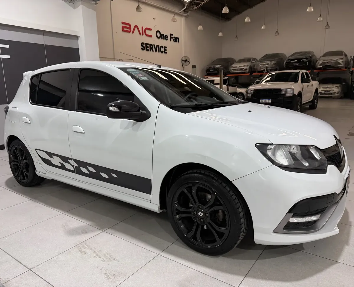Renault Sandero 2.0 RS 145 hp