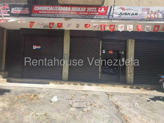 Local En Alquiler A Pie De Calle Con 4 Puestos De Estacionamiento En Los Dos Caminos 25-8486