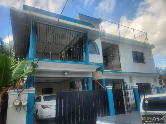 Venta De Casa Amplia De Dos Niveles En La Vega, Rd