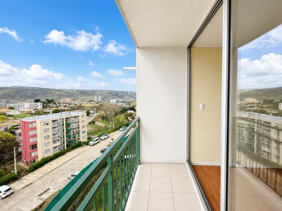 Arriendo Departamento Miraflores Con Estacionamiento
