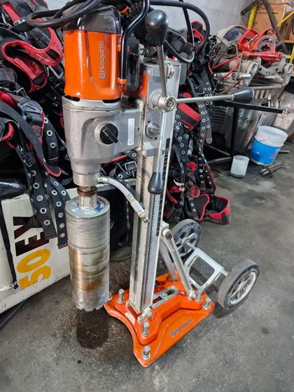 Taladro Sacabocados  Husqvarna Dm400