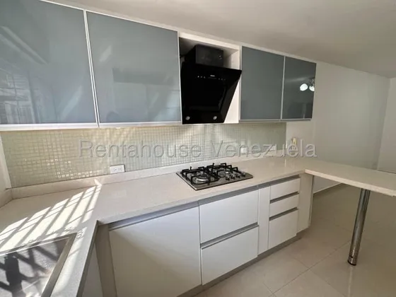 Daniela Linarez Vende Apartamentos En Exclusiva Residencia Del Este De Barquisimeto Con 44m2 Espacios Remodelados Luminoso Conestado A Planta Electrica Y Alta Seguridad Las 24 Horas                   