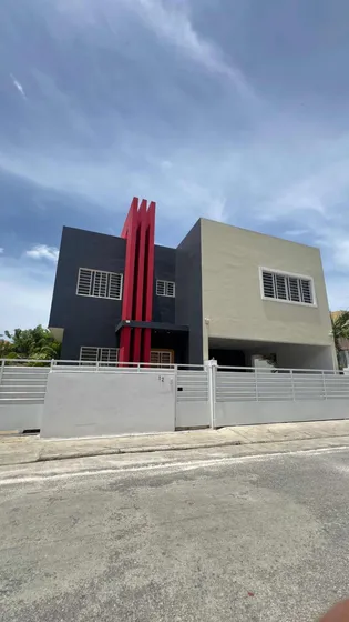 Casa En Alquiler En La Romana, Residencial Las Orquídeas