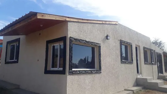 Casa En Venta - 3 Dormitorios 1 Baño - 90mts2 - Villa Del Lago