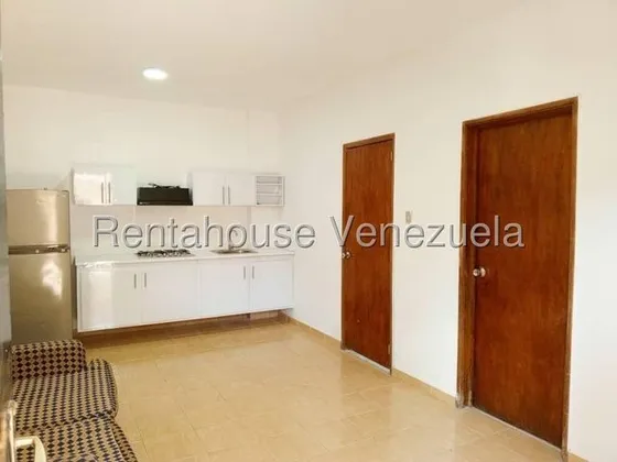 Lucero Otazo Rah Alquila Comodo Apartamento Centrico Semi Amoblado Centro De Barquisimeto Cod Mls 25-12238