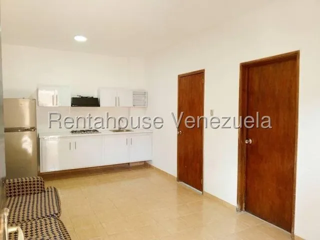 Lucero Otazo Rah Alquila Comodo Apartamento Centrico Semi Amoblado Centro De Barquisimeto Cod Mls 25-12238