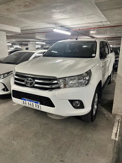 Toyota Hilux Sr 2.4 4x2