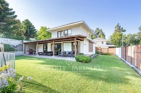 Venta De Hermosa Casa En Las Pircas, Peñalolen
