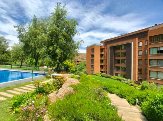 Departamento En Venta De 5 Dorm. En Las Condes