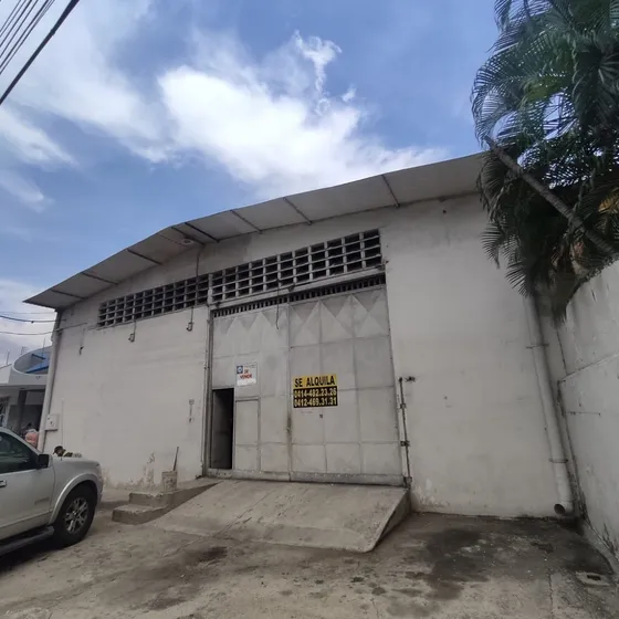 Venta De Galpon En El Centro De Maracay - Inmobiliaria Maggi 1648.