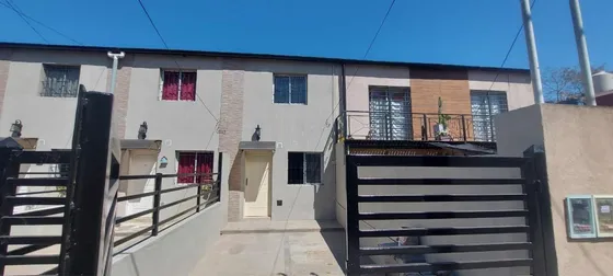 Ph En Venta Conjunta - 2 Dormitorios 2 Baños - Cochera - 65mts2 - General Rodríguez