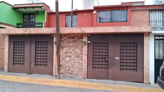 Venta Casa En Privada De Cerca Del Centro De Lerma A 3 Minutos Y A La Estacion Del Tren Interurbano A 12 Minutos Se Aceptan Creditos Bancarios E Infonavit 