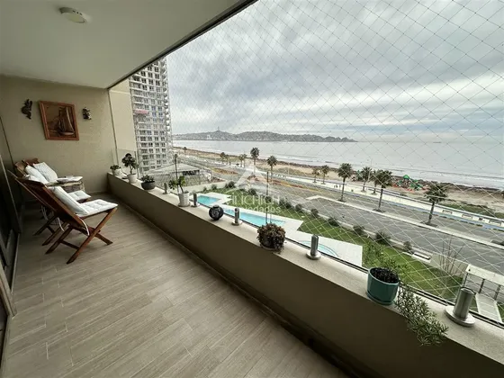Departamento Amoblado En Venta De 3 Dorm. En Avda. Costanera